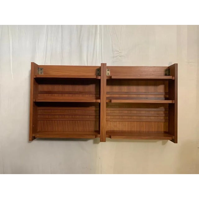 Small Teak Bookcase, 1970s, in Very Good conditions. Designed 1970 to 1979