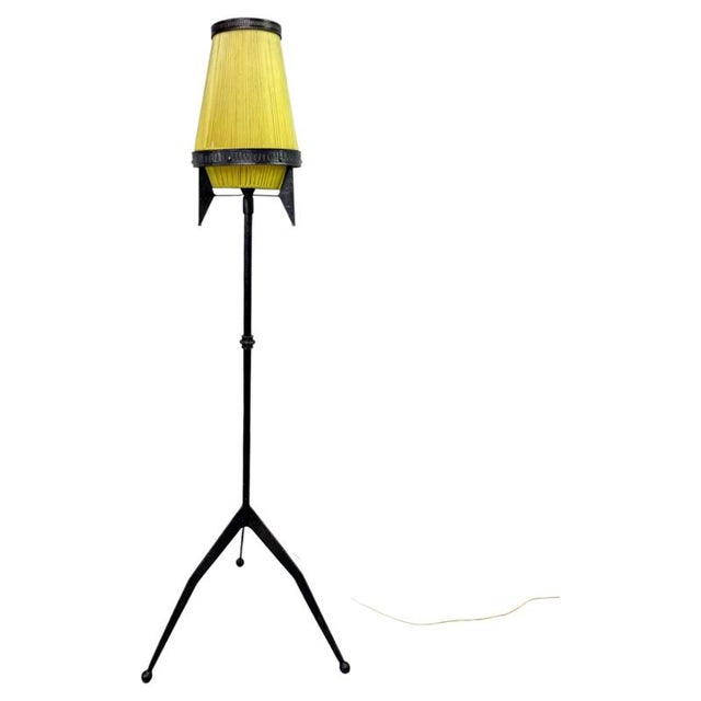 Brutalist Scoubidou Floor Lamp in Iron and Yellow Plastic, 1970s For Sale - Image 11 of 11