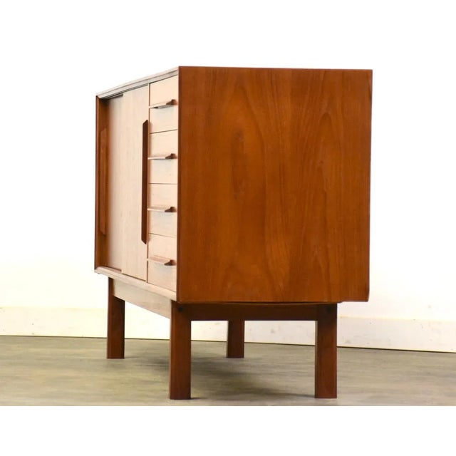 Danish Modern Teak Credenza For Sale - Image 4 of 10