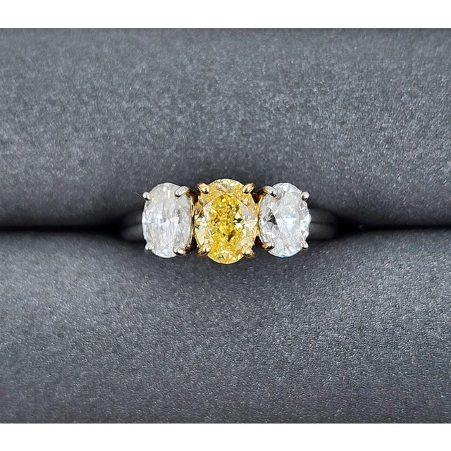 2.21 Ct Gia Certified Three-Stone Oval Yellow & White Diamond Ring Size 6.5 For Sale - Image 4 of 10
