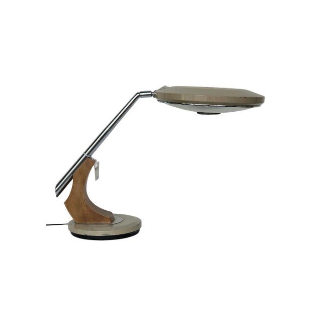 The Fase Rifle model 530 lamp, designed by Luis Pérez de la Oliva in Spain around 1968, is a mid-century design icon. It...