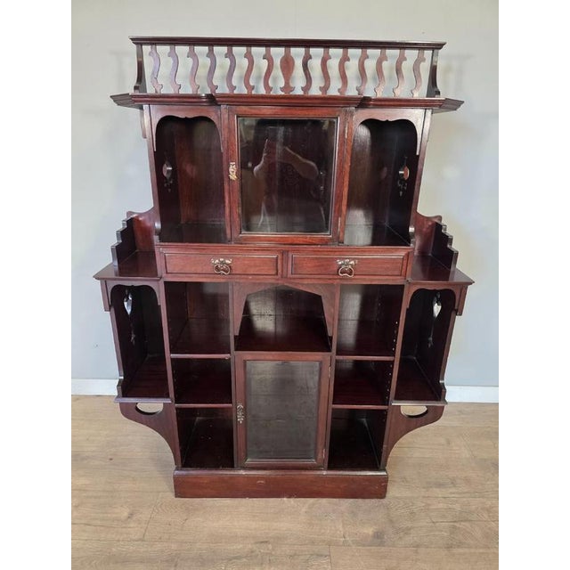 Antique Arts and Crafts Mahogany Bookcase, in Very Good conditions.