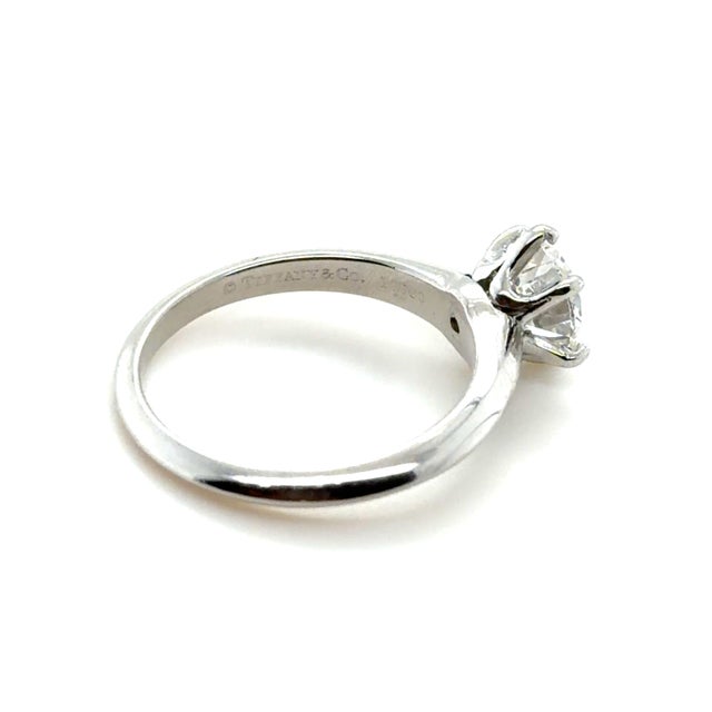 Early 21st Century Tiffany & Co. Platinum Engagement Ring 1.25ct Diamond Size 6 Platinum For Sale - Image 5 of 6