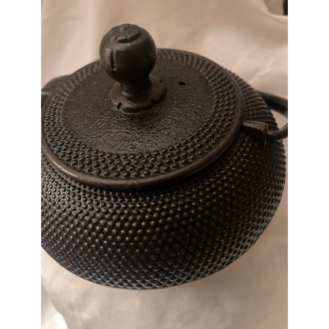Early 20th Century Iwachu Japanese Iron Tea Kettle Tetsubin Nambu Tekki Hobnail Signed For Sale - Image 11 of 12