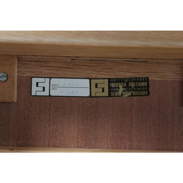 1980s 5362 Coffee Table in Oak and Veneer by Børge Mogensen for Fredericia Stolefabrik, 1983 For Sale - Image 5 of 6