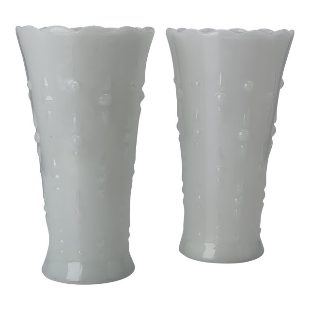 Mid-Century Modern Anchor Hocking Milk Glass Teardrop Vases - a Pair For Sale