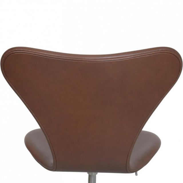 Model 3117 Office Chair in Mokka Leather by Arne Jacobsen, 1980s For Sale - Image 9 of 14