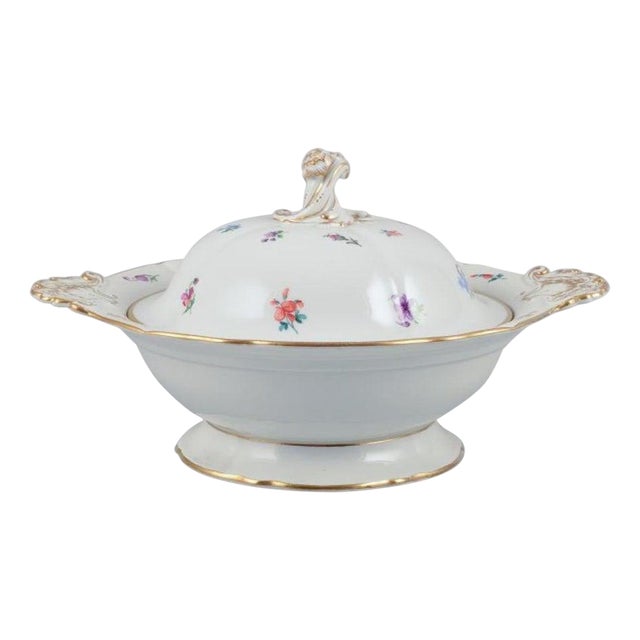 Large German Round Lidded Tureen in Porcelain from Meissen, 1920s For Sale