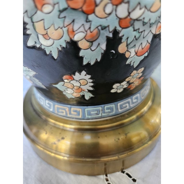 Chinoiserie Hand Painted Imari Style Ginger Jar Lamp by the Wildwood Lamp Co. For Sale - Image 3 of 9