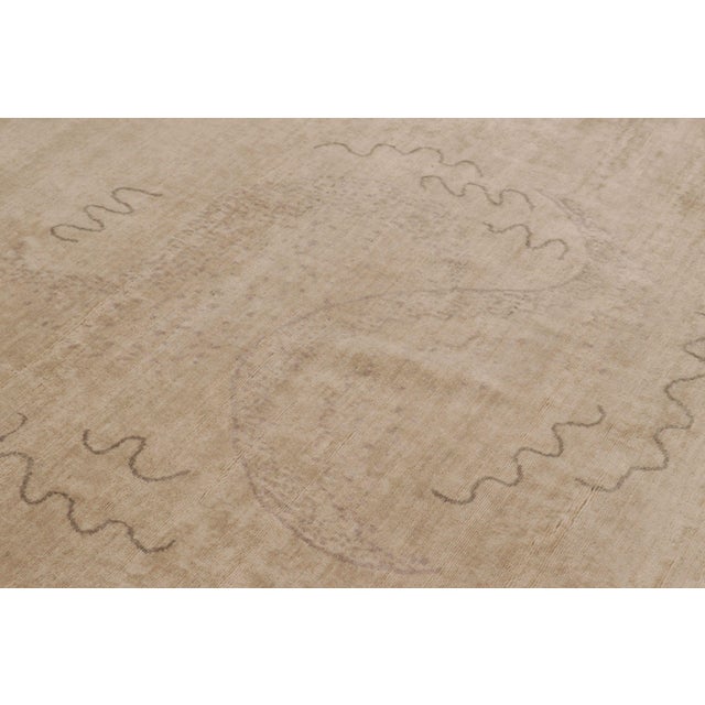 Rug & Kilim Contemporary Circle Abstract Wool Rug by Rug & Kilim, India For Sale - Image 4 of 10