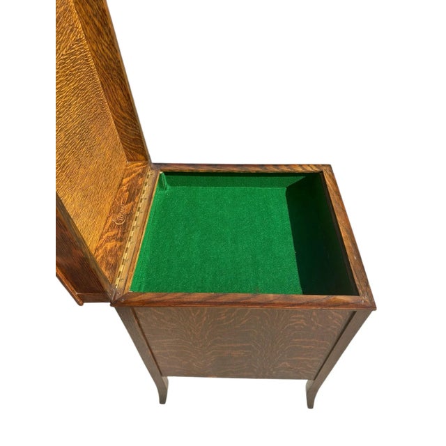 Early 20th Century Antique Early 20th Century Tiger Oak Phonograph Music Cabinet by Edison For Sale - Image 5 of 10