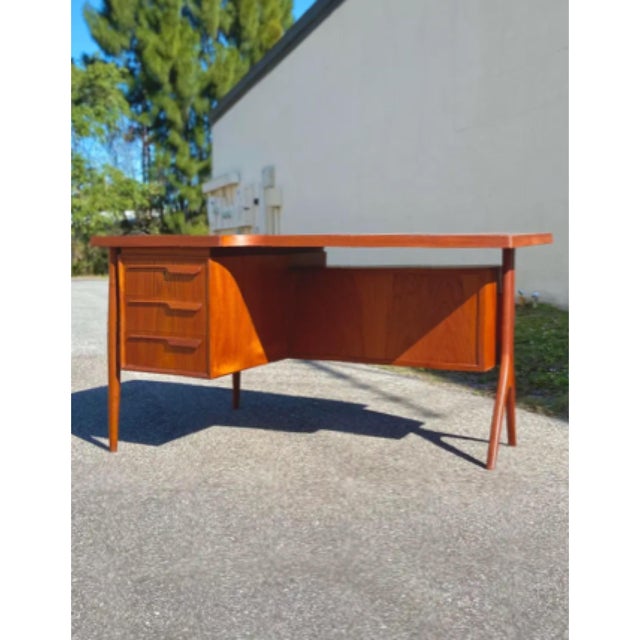 Kai Kristiansen Teak Boomerang Writer's Desk With Floating Drawer Bank and Front Display | Mid Century Atomic in the Style of Kai Kristiansen For Sale - Image 4 of 12