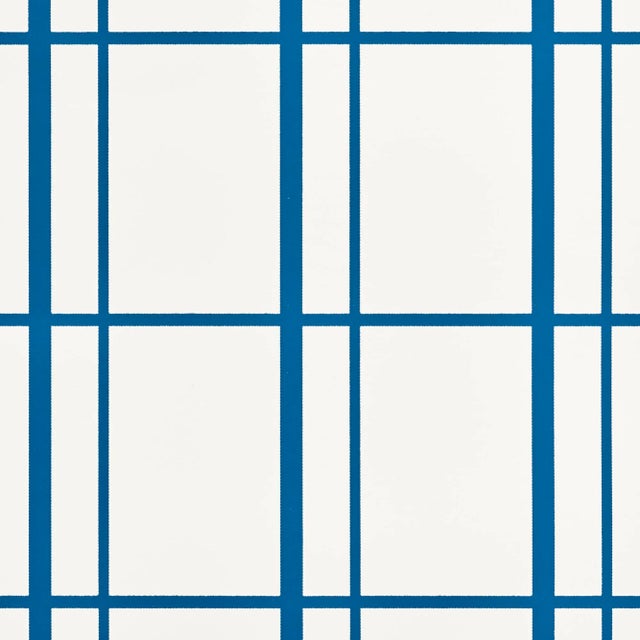 A handsome play on a classic pattern, this offset windowpane has a chic, graphic vibe. Beautifully crafted, this screen-...