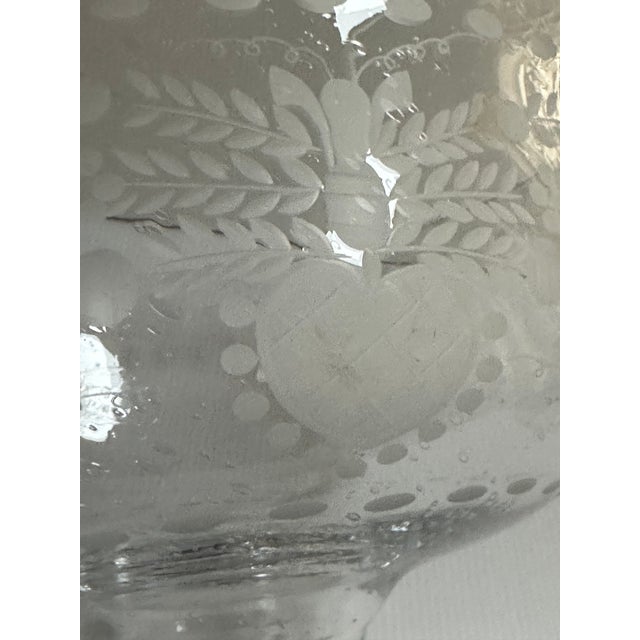 Oscar De La Renta-Miles Redd Large Heart Etched Footed Handmade Glass Bowl For Sale - Image 12 of 15
