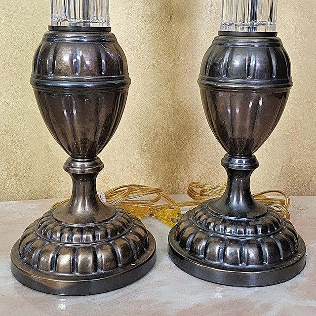 Pair of Vintage Lead Crystal & Antiqued Bronze Table Lamps – Hollywood Regency For Sale - Image 13 of 18