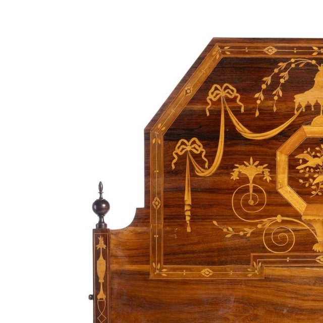 Furniture - D. Maria Bed; in fine wood - 19th Century. Portuguese; from the 19th century; in fine wood with satinwood...