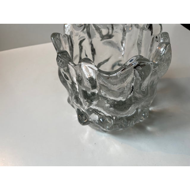 Swedish Modernist Freeform Ice Glass Vase by Göran Wärff for Kosta Boda, 1980s For Sale - Image 6 of 11