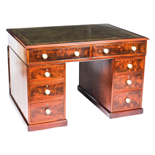 Victorian Flame Mahogany Partner Pedestal Desk, 19th Century For Sale