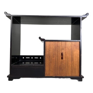 Japanese Lacquered Kazaridana Display Cabinet, 1920s For Sale