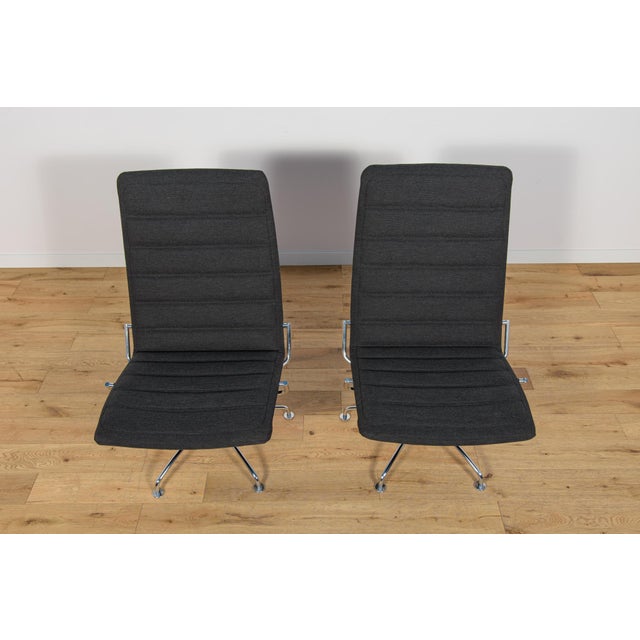 Set of Mid-Century SAS Copenhagen Airport Lounge Chairs by Jens Ammunsen for Fritz Hansen, Denmark, 1980s For Sale - Image 6 of 18