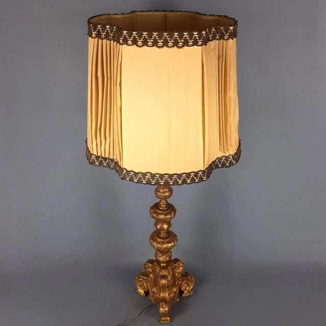 Antique Table Lamp in Wood and Brass, 1890s For Sale - Image 3 of 18
