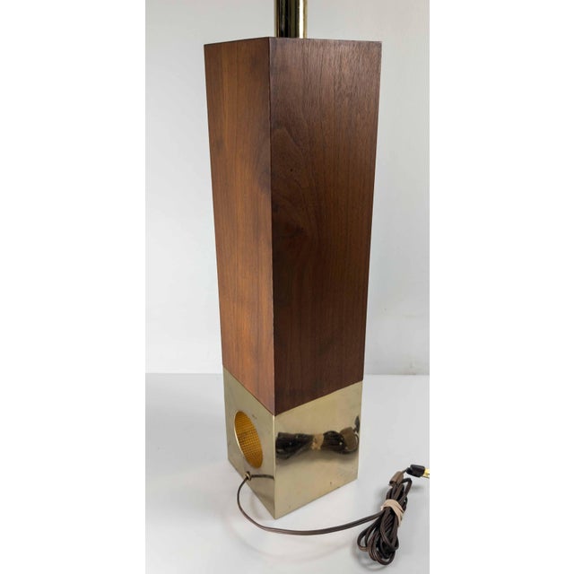 Mid-Century Modern Walnut and Gilt Metal Table Lamp For Sale - Image 4 of 10