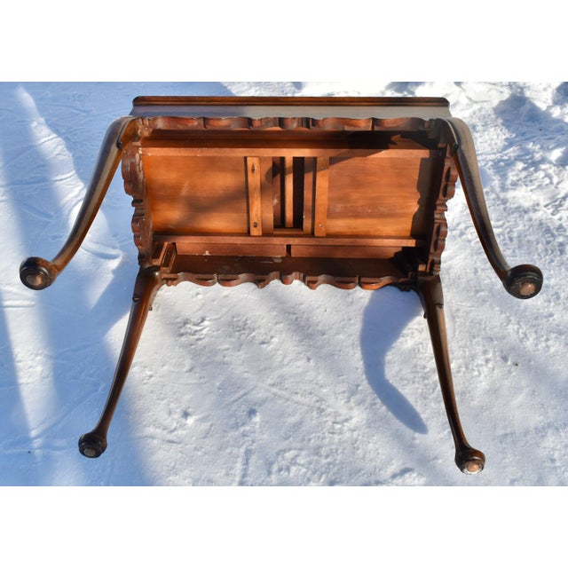 Kittinger Kittinger Co Mahogany Tea Table Vintage Queen Anne Scalloped Apron Candle Slides For Sale - Image 4 of 9