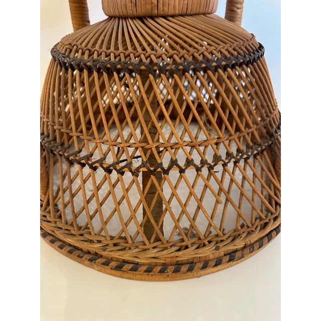 1990s Vintage Woven Wicker Rattan Hourglass Emmanuelle Peacock Style Side Table Stool For Sale - Image 5 of 12