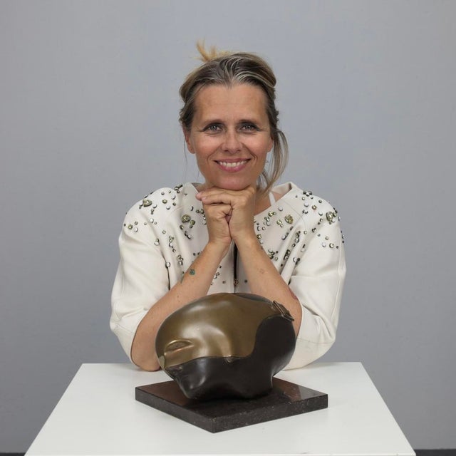 A quiet, almost meditative sculpture in which form and finish merge subtly. Masked face is an ode to the layered nature of...