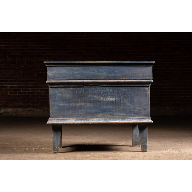 American 19th Century Painted Pine Blanket Chest in Blue For Sale - Image 3 of 11