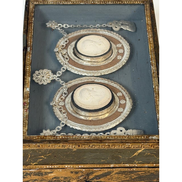 19th C. Italian Grand Tour Intaglio Plaster Medallion & Gilt Marbled Leather Box For Sale In West Palm - Image 6 of 13