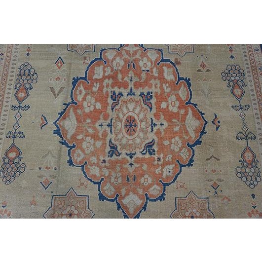Persian 1930s Classic Allover Medallion Beige Field Antique Knotted Persian Mahal Rug For Sale - Image 3 of 8