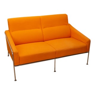 Airport 3300 Sofa by Arne Jacobsen for Fritz Hansen, 1992 For Sale