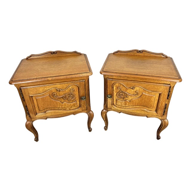 Vintage Louis XV French Bedside Tables, Set of 2 For Sale