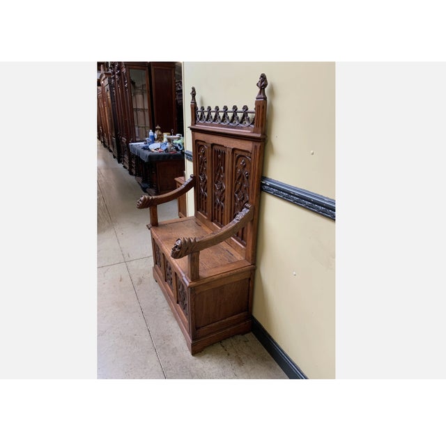 Antique Gothic Bank in Oak, 1880 For Sale - Image 9 of 10