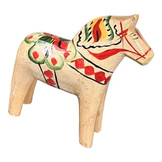 Small White Swedish Dala Horse Figurine For Sale