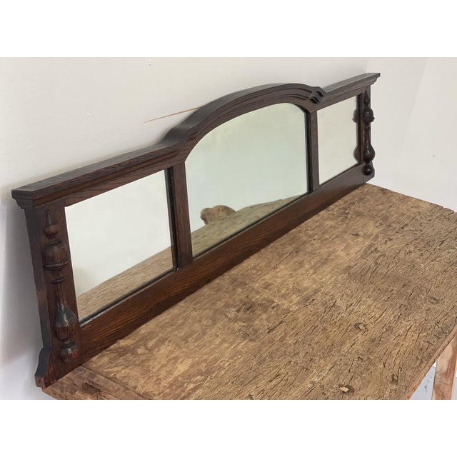 Mid-Century Modern Vintage Three-Panel Wall Mirror With Arched Crest and Turned Wood Frame For Sale - Image 3 of 10