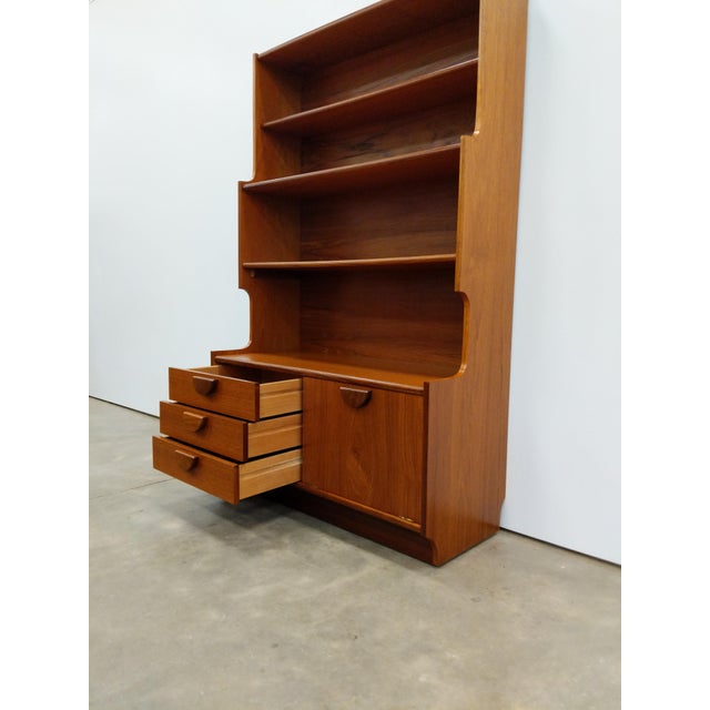 Mid-Century Modern Vintage Mid Century Modern Teak Sideboard by Stonehill, Attributed For Sale - Image 3 of 7