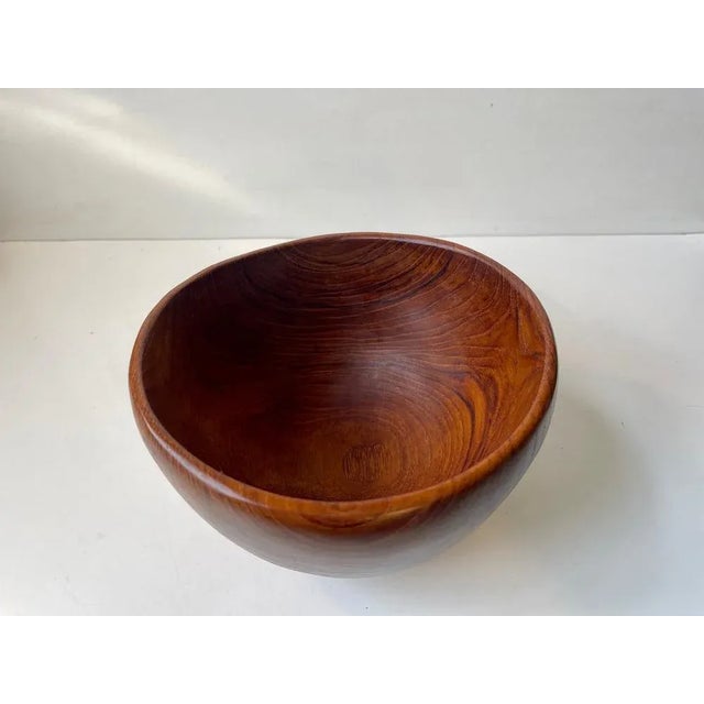 Scandinavian Modern Hand-Turned Bowl in Teak from Esa, 1950s For Sale - Image 4 of 8