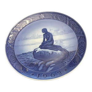 Royal Copenhagen Little Mermaid at Wintertime 1962 Plate