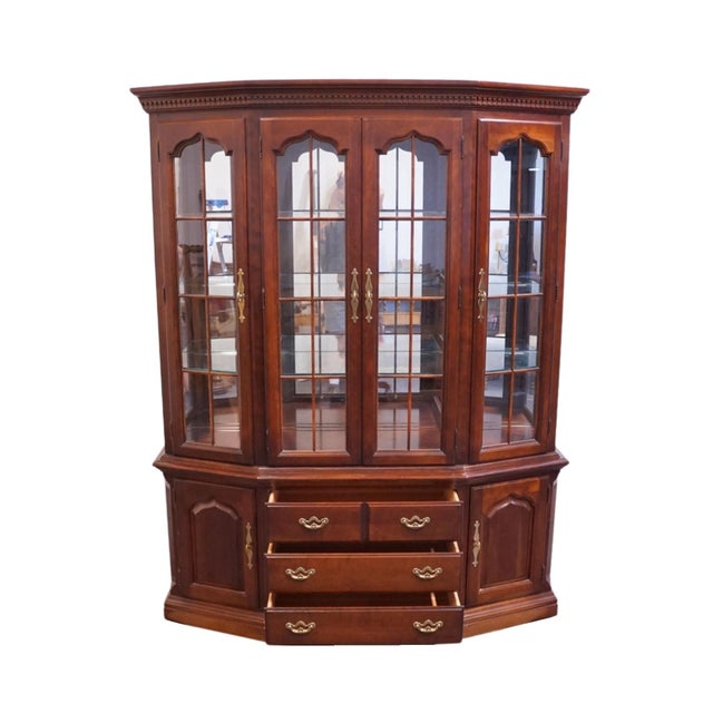 Brown Thomasville Furniture Collector's Cherry 63" Buffet W. Lighted Display China Cabinet 10121-425 / 10121-426 For Sale - Image 8 of 17