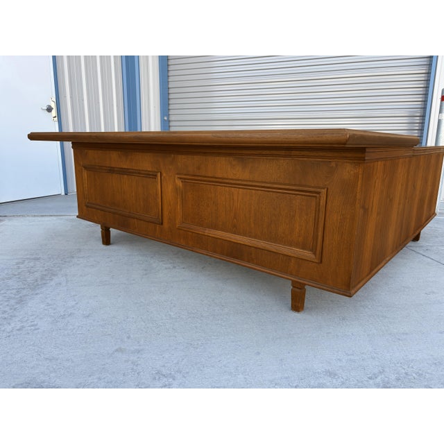1960s Mid-Century Modern Walnut L-Shaped Executive Desk With Black Laminate Top For Sale - Image 16 of 16