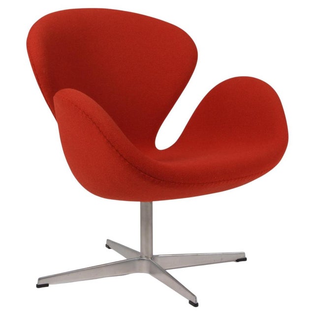 Swan Chair by Arne Jacobsen for Fritz Hansen, 2013 For Sale - Image 9 of 9