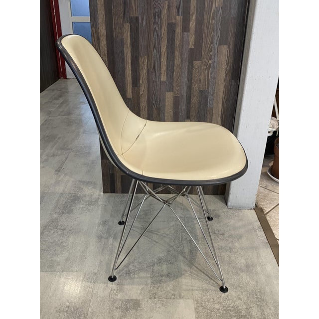 Off-White Vinyl Chair by Charles and Ray Eames for Herman Miller, 1950s For Sale - Image 13 of 15