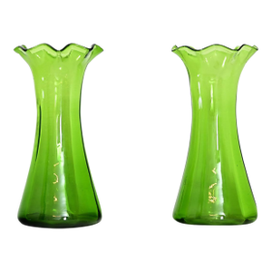 English 19th Century Pair of Large Green Bulb Vases