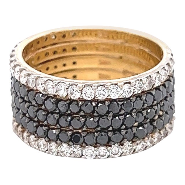 3.00 Carat Black Diamond White Diamond Yellow Gold Band, Size 7 For Sale