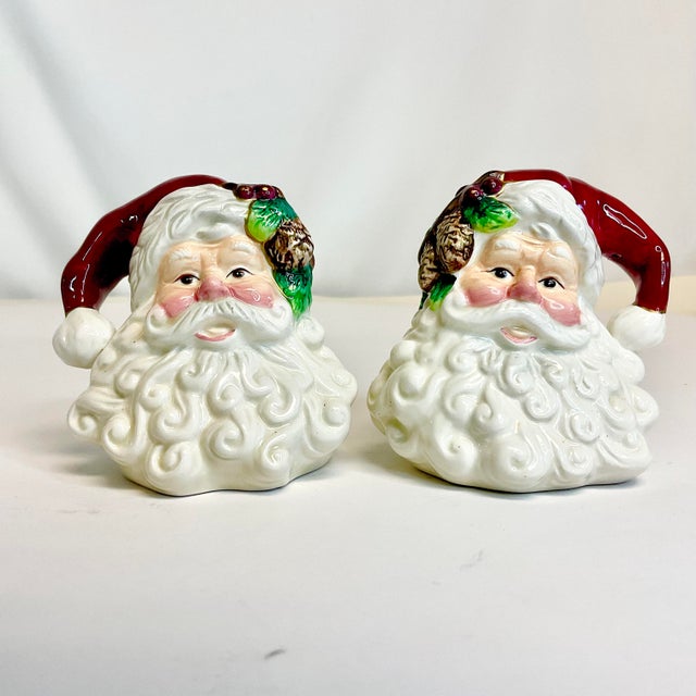Fitz and Floyd 1980s Americana Boho Chic Majolica Fitz & Floyd Santa Salt & Pepper Shakers - A Pair, Christmas For Sale - Image 4 of 9