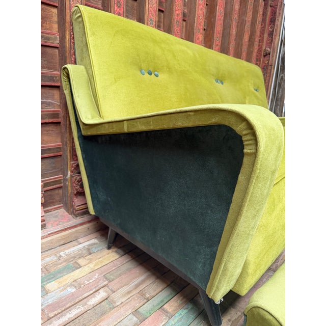 Gorgeous velvet set in chartreuse with emerald contrast buttons and side/back panels. Upholstery and cushions are in very...