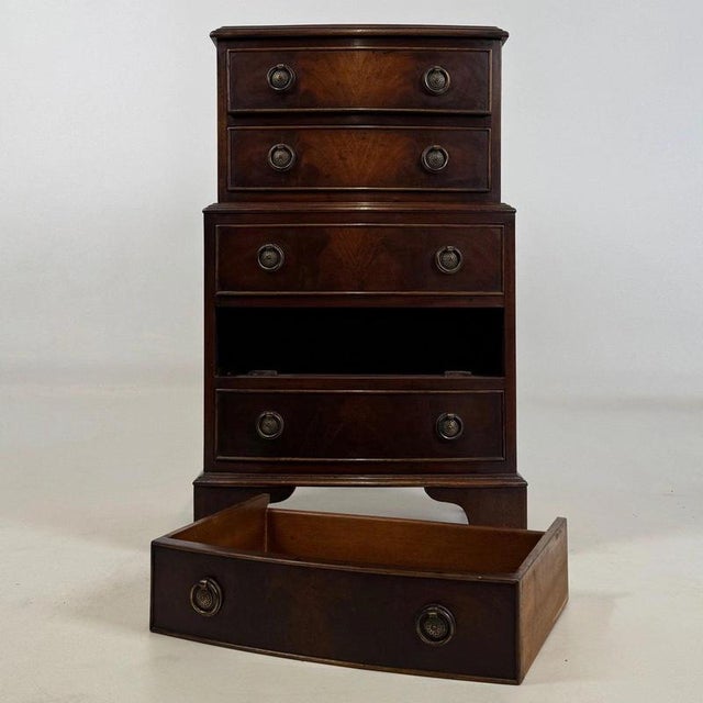 20th Century English Mahogany Chest of Drawers For Sale - Image 11 of 13