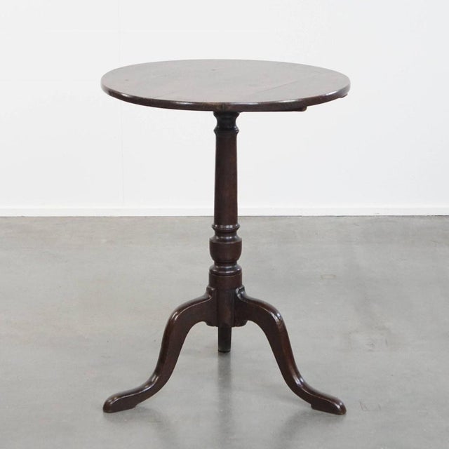 Brown Antique English Tilt-Top Side Table with Round Top, 19th Century For Sale - Image 8 of 8